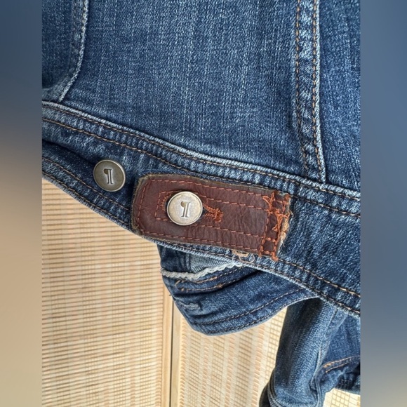 Pilcro and the Letterpress Classic
Denim Jacket - Picture 4 of 8